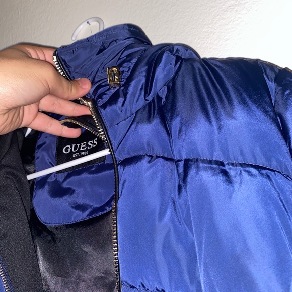Guess Woman’s Puffer Coat - Picture 7 of 7